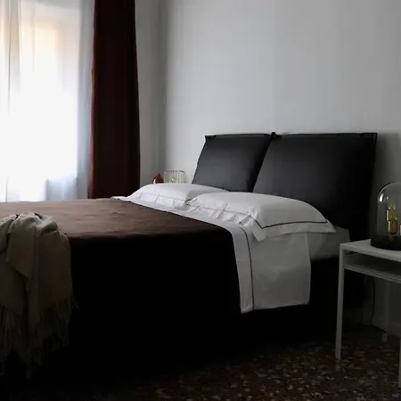 La Casa In Via Della Torre Модена